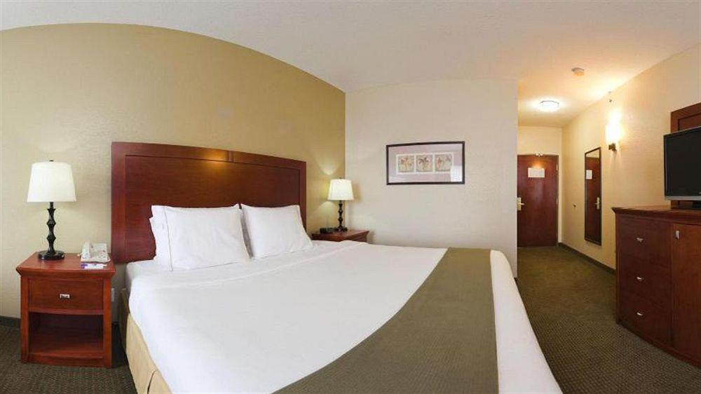 Holiday Inn Express Hotel & Suites Bedford By Ihg Ngoại thất bức ảnh