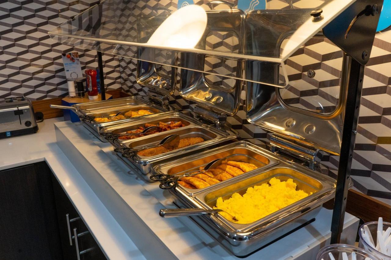 Holiday Inn Express Hotel & Suites Bedford By Ihg Ngoại thất bức ảnh