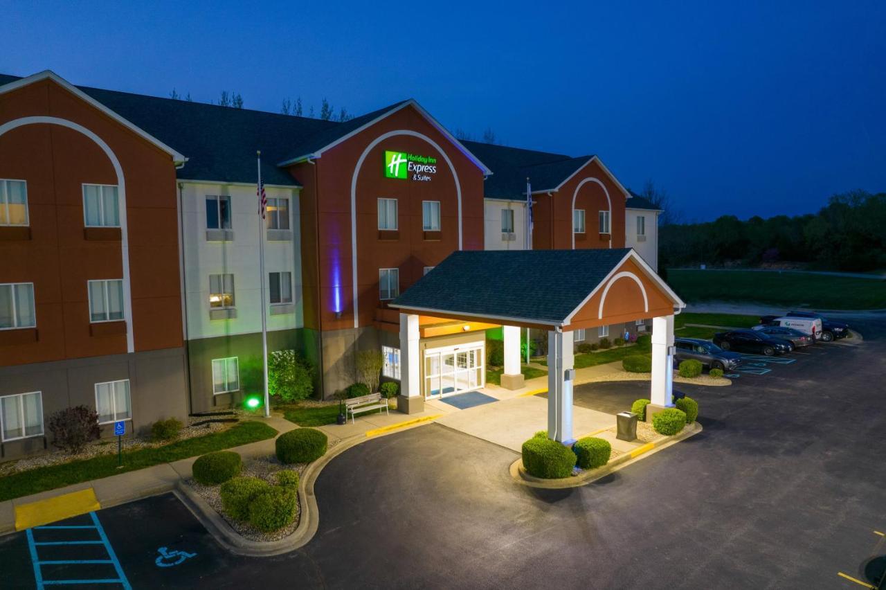 Holiday Inn Express Hotel & Suites Bedford By Ihg Ngoại thất bức ảnh