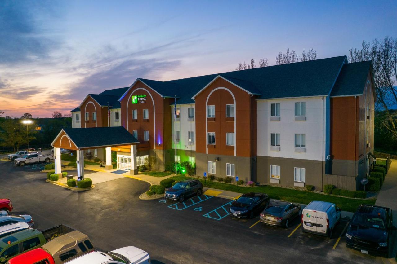 Holiday Inn Express Hotel & Suites Bedford By Ihg Ngoại thất bức ảnh