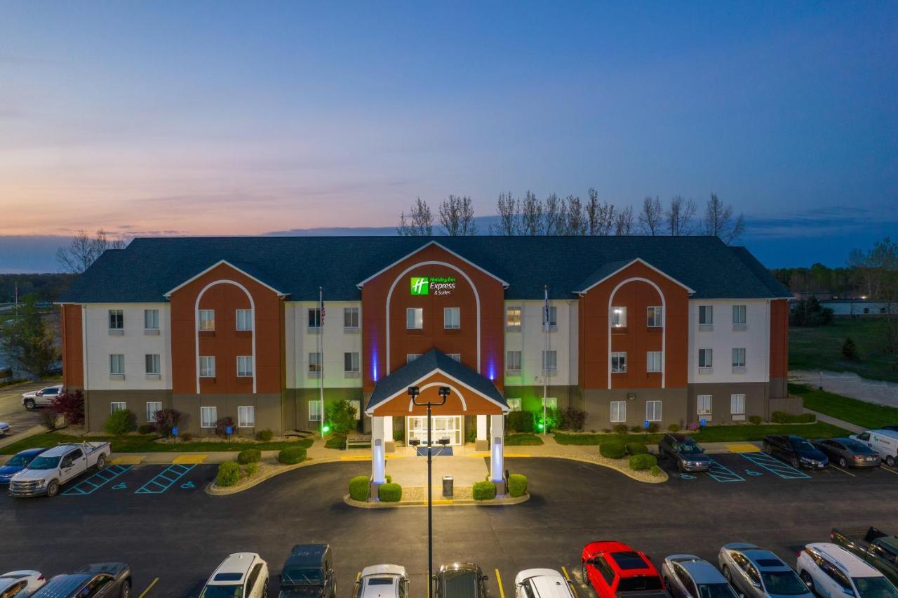 Holiday Inn Express Hotel & Suites Bedford By Ihg Ngoại thất bức ảnh