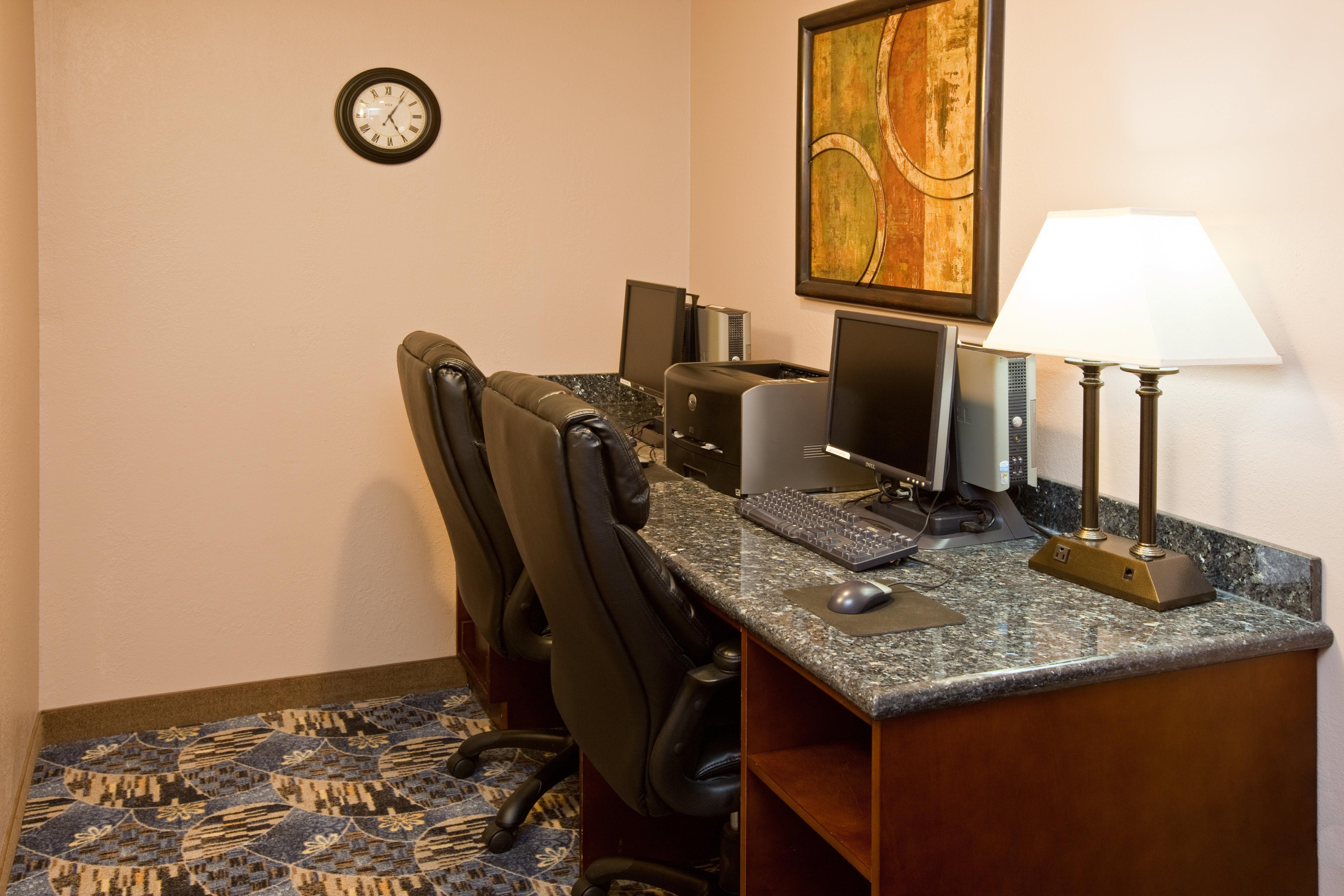 Holiday Inn Express Hotel & Suites Bedford By Ihg Ngoại thất bức ảnh