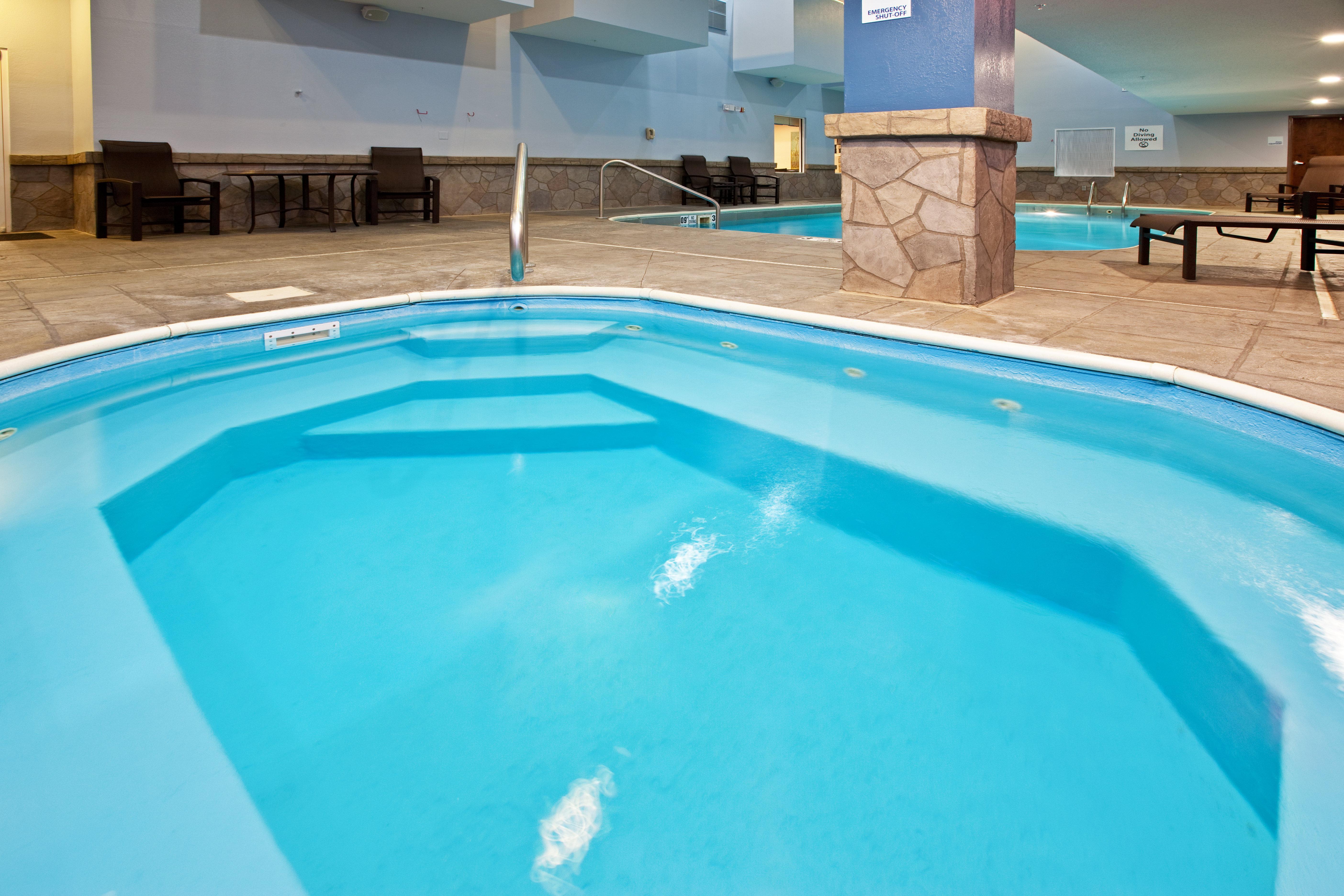 Holiday Inn Express Hotel & Suites Bedford By Ihg Ngoại thất bức ảnh