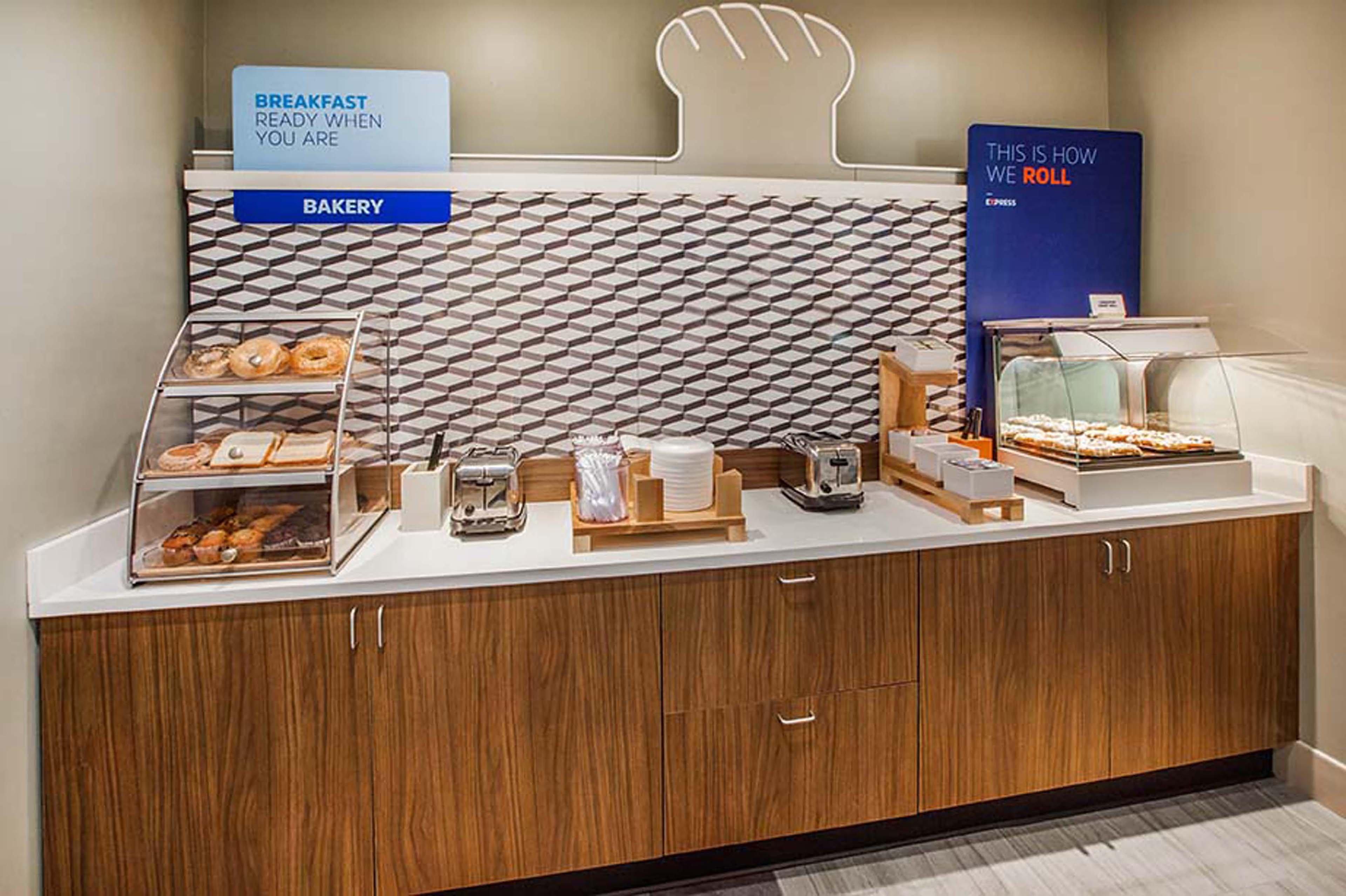 Holiday Inn Express Hotel & Suites Bedford By Ihg Ngoại thất bức ảnh